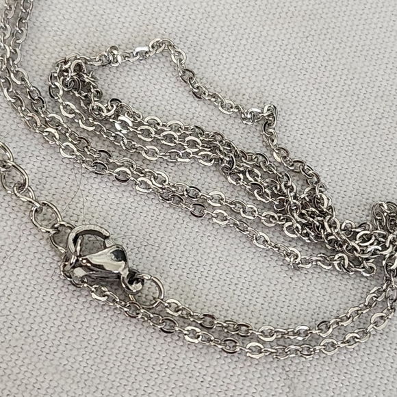 Silver Stainless Steel and Black Quatrefoil Flower Clover Necklace Earring Set - Picture 5 of 11